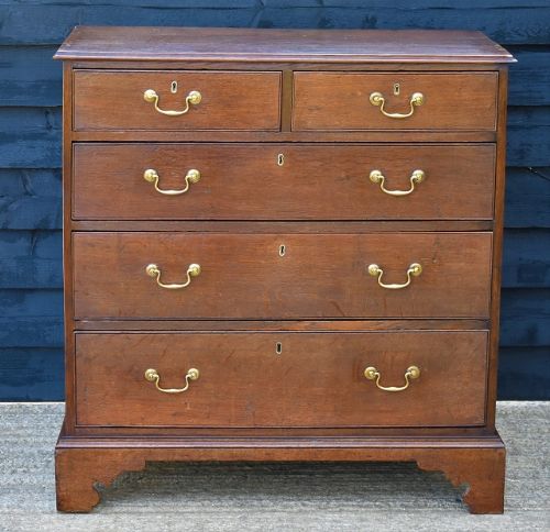 Handsome Georgian Oak Chest of Drawers C.1780.