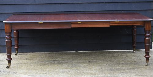 Large Extending Mahogany Dining Table, Pull-out C.1830 (Seats 10 People).