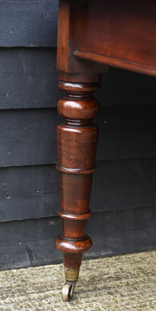 fig 2. Large Extending Mahogany Dining Table, Pull-out C.1830 (seats 10 People).