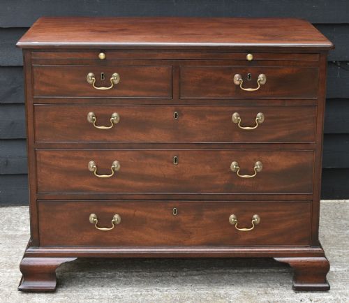 Superb Georgian Mahogany Chest of Drawers C.1750 with Brushing Slide.