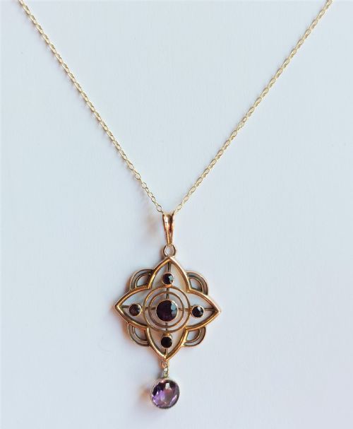 Beautiful Victorian Art Nouveau 9ct Gold Amethyst Lavalier Pendant & Chain.