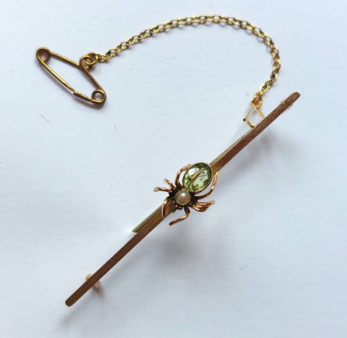 fabulous edwardian 9ct gold peridot seed pearl spider bar brooch - CATEGORY: ANTIQUE JEWELLERY - DATED EDWARDIAN