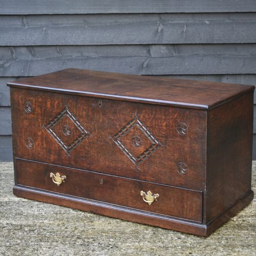 LOVELY 18TH CENTURY OAK BOX MULE CHEST SMALL PROPORTIONS C1720 - ADDITIONAL PHOTO 4