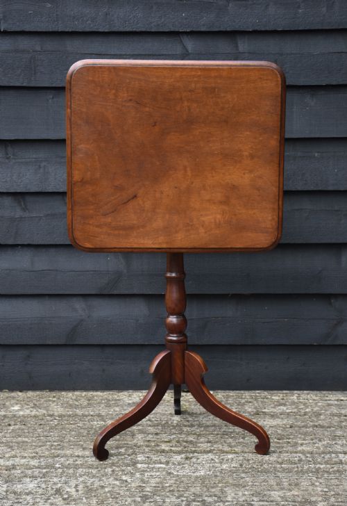 LOVELY 19TH CENTURY MAHOGANY TILTTOP WINE TABLE - ADDITIONAL PHOTO 1