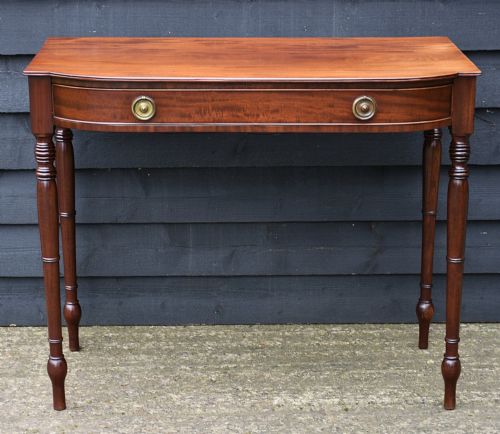 FINE QUALITY REGENCY MAHOGANY BOWFRONTED SIDE TABLE C1820 - ADDITIONAL PHOTO 1