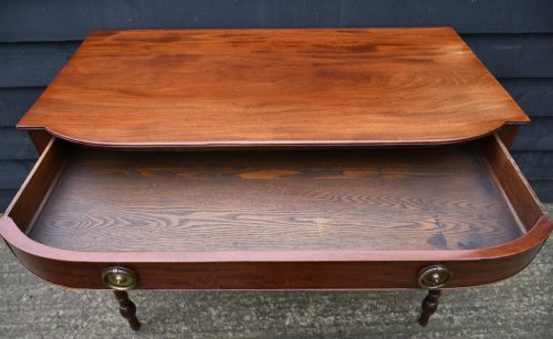 FINE QUALITY REGENCY MAHOGANY BOWFRONTED SIDE TABLE C1820 - ADDITIONAL PHOTO 4