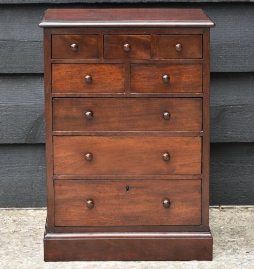 LOVELY VICTORIAN MAHOGANY MINIATURE CHEST OF DRAWERS APPRENTICE PIECE