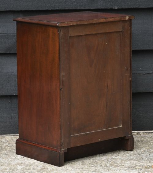 LOVELY VICTORIAN MAHOGANY MINIATURE CHEST OF DRAWERS APPRENTICE PIECE - ADDITIONAL PHOTO 3