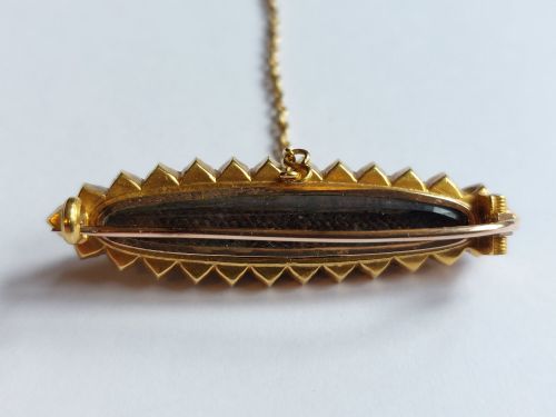 STUNNING VICTORIAN 15CT GOLD BROOCH ONYX SEED PEARL MOURNING BROOCH - ADDITIONAL PHOTO 2