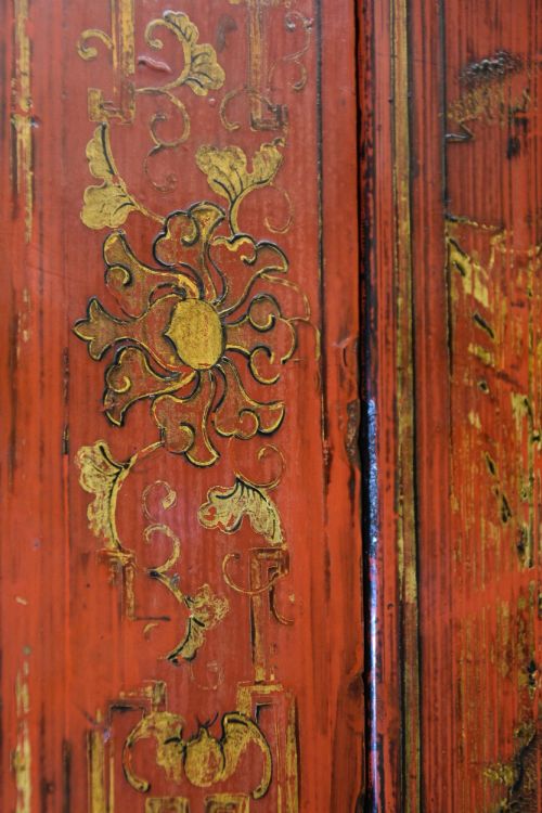 BEAUTIFUL CHINESE RED LACQUERED WEDDING CABINET EARLY 19TH CENTURY - ADDITIONAL PHOTO 6