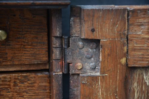 LOVELY EARLY 18TH CENTURY OAK SPICE CUPBOARD GEORGIAN - ADDITIONAL PHOTO 2