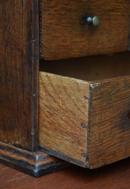 LOVELY EARLY 18TH CENTURY OAK SPICE CUPBOARD GEORGIAN - ADDITIONAL PHOTO 5