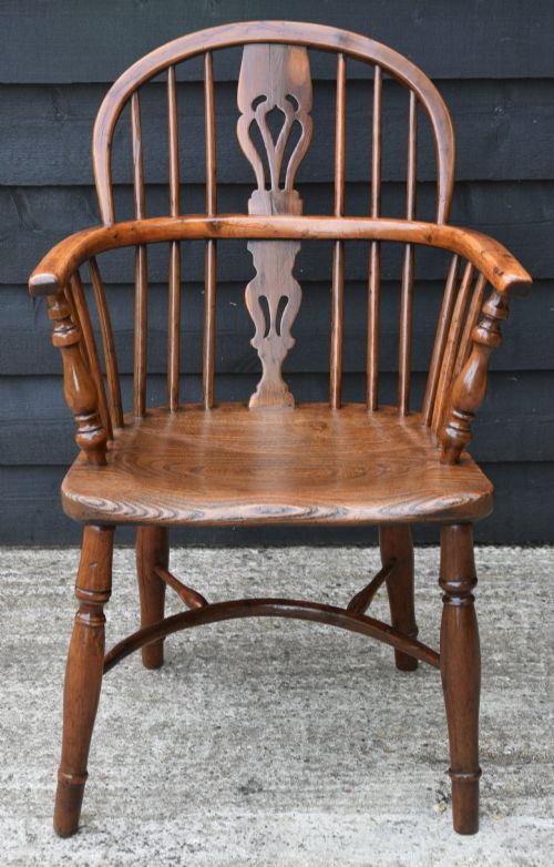 Lovely 19th Century Yew & Elm Windsor Armchair.