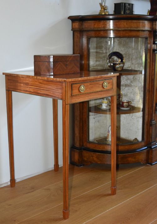 Fine Quality Georgian Satinwood Lamp Table with Drawer C.1800.