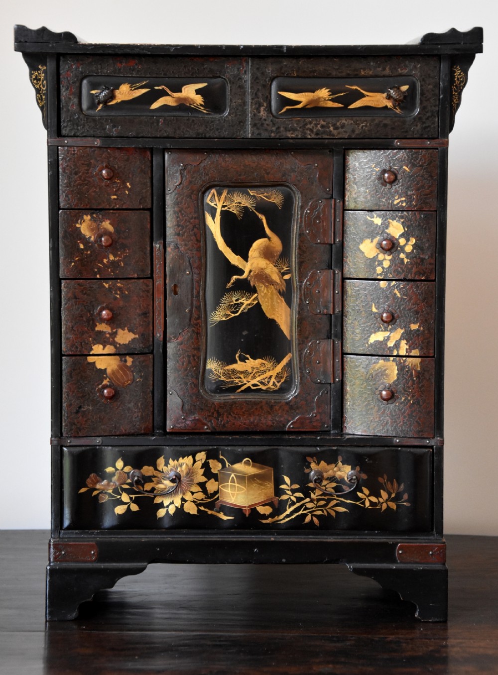 Beautiful 19th Century Japanese Black & Red Lacquered & Gilded Jewellery Box