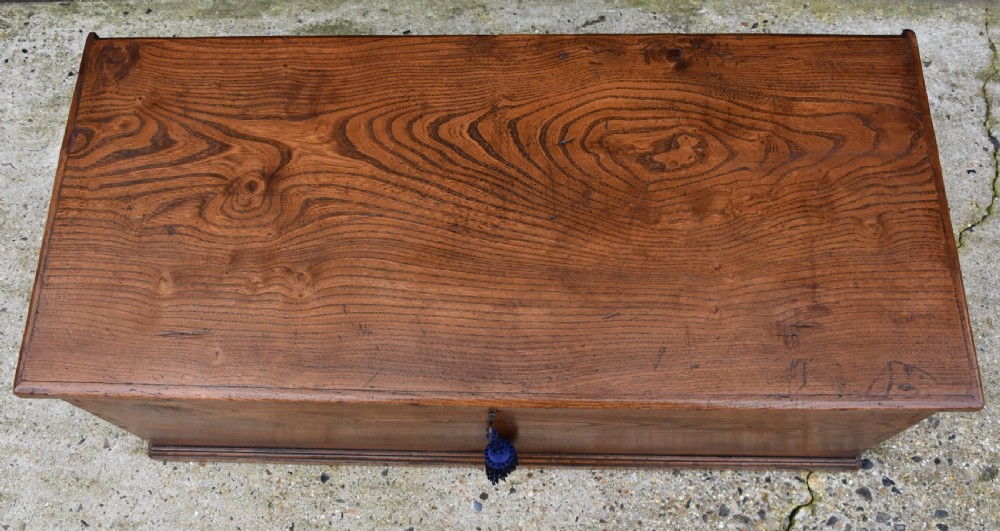 Beautiful Small Proportioned Georgian Elm Box, Circa 1800. View II