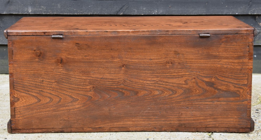 Beautiful Small Proportioned Georgian Elm Box, Circa 1800. View IV