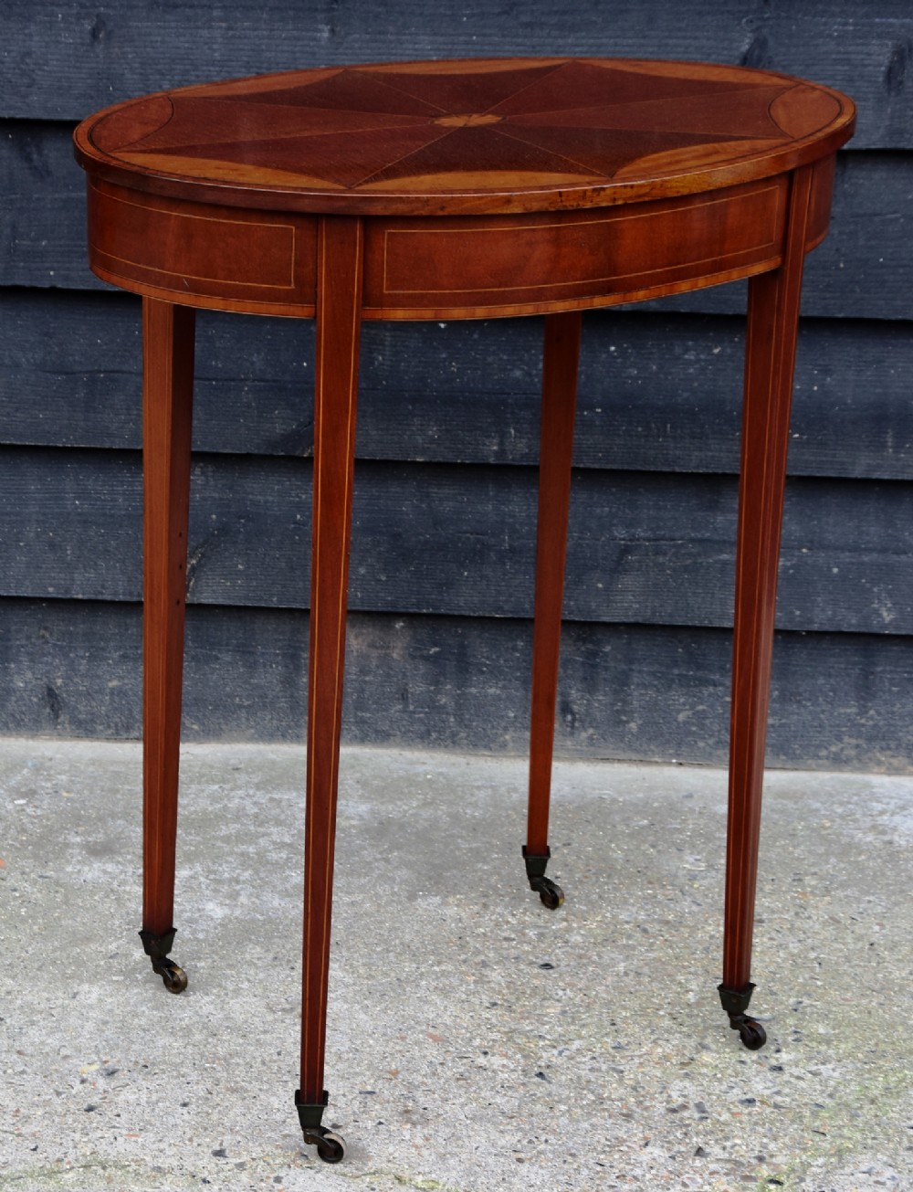 Fine Quality Edwardian Mahogany & Satinwood Inlaid Oval Occasional Table, Circa 1900.