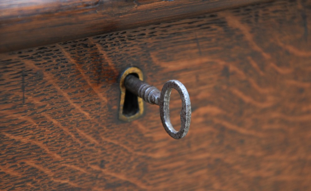 Handsome Large Victorian Oak Blanket Box C.1880. View XVI