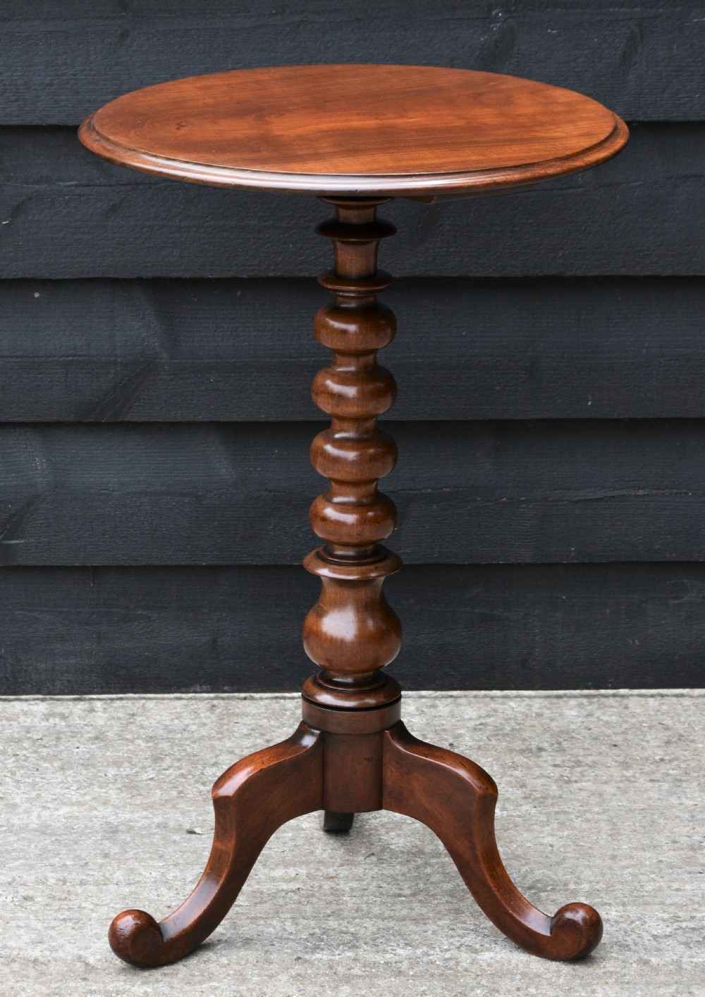 Lovely Victorian Mahogany Wine Table C.1860. View IV