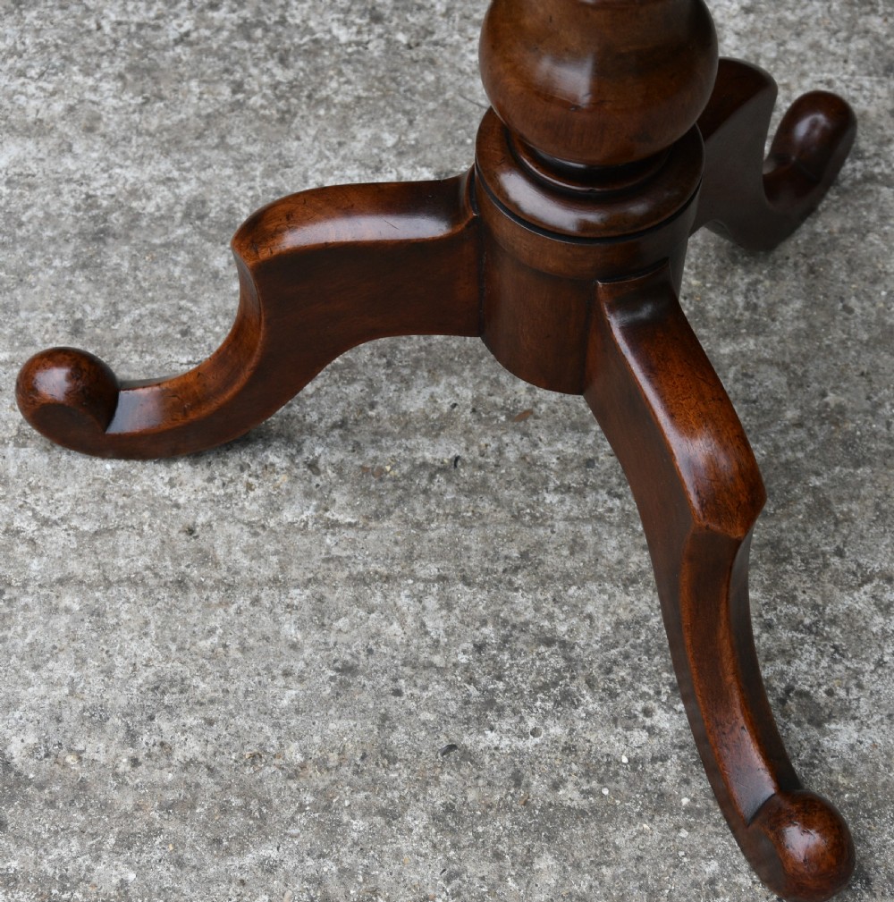 Lovely Victorian Mahogany Wine Table C.1860. View VII