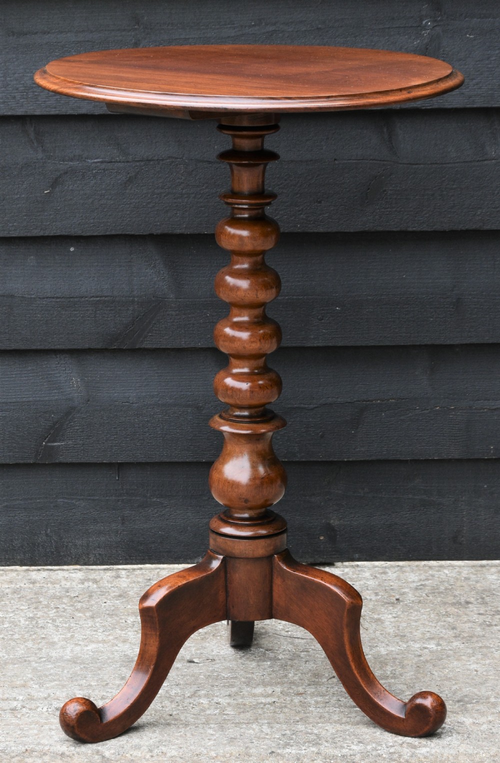 Lovely Victorian Mahogany Wine Table C.1860. View IX