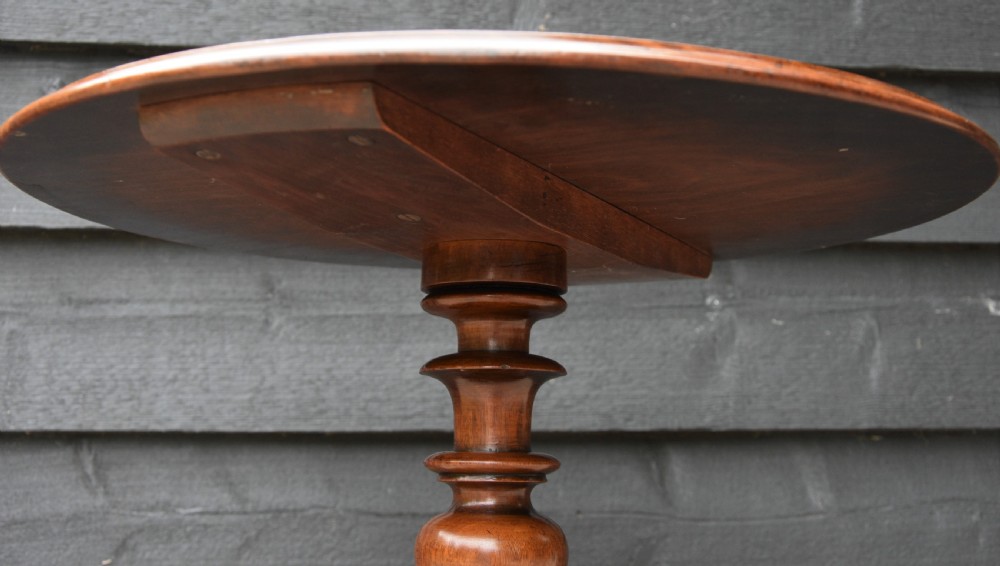 Lovely Victorian Mahogany Wine Table C.1860. View X