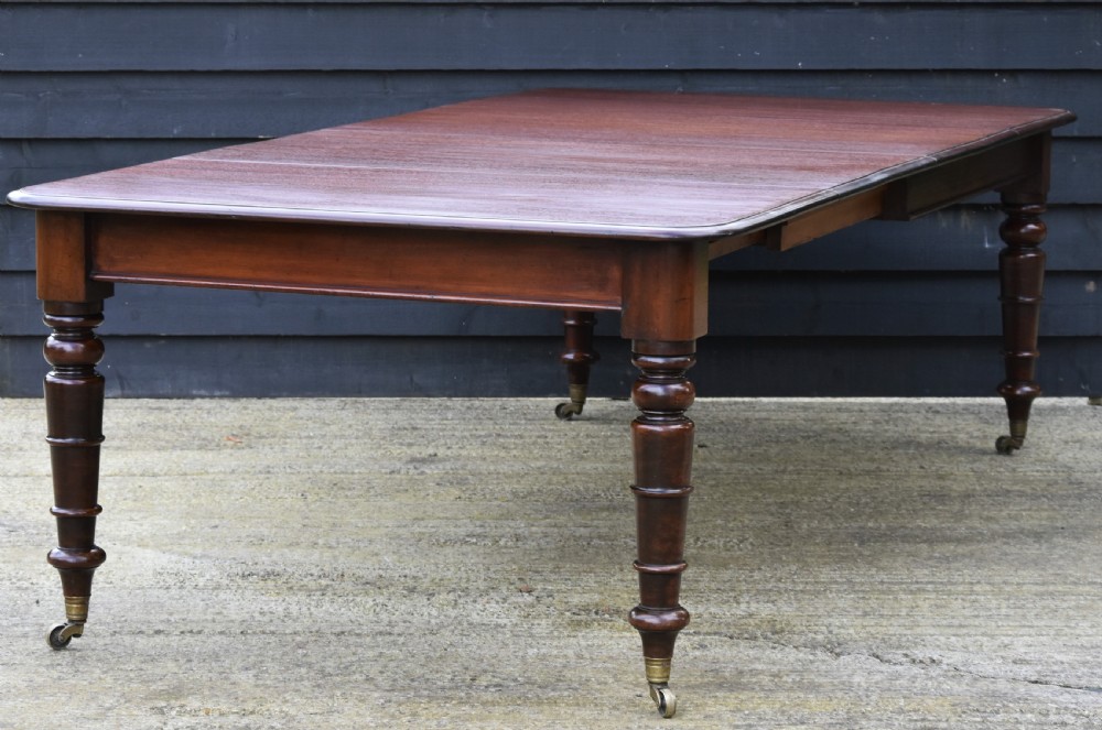 Large Extending Mahogany Dining Table, Pull-out C.1830 (seats 10 People). View IV