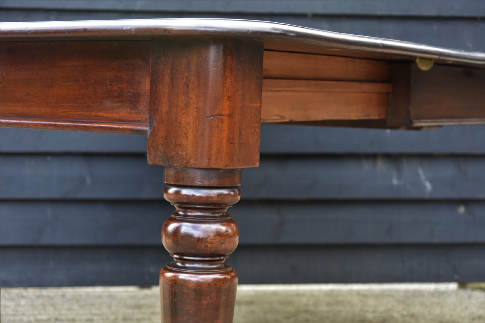 Large Extending Mahogany Dining Table, Pull-out C.1830 (seats 10 People). View VII