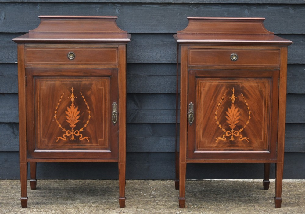 Good Quality, True Pair of Edwardian Mahogany & Inlaid Bedside Cupboards Cabinets c.1910 View II