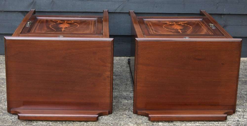 Good Quality, True Pair of Edwardian Mahogany & Inlaid Bedside Cupboards Cabinets c.1910 View VIII