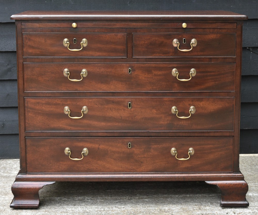 Superb Georgian Mahogany Chest Of Drawers C.1750 With Brushing Slide. View II