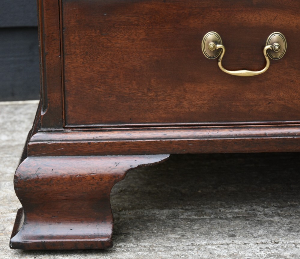 Superb Georgian Mahogany Chest Of Drawers C.1750 With Brushing Slide. View IV