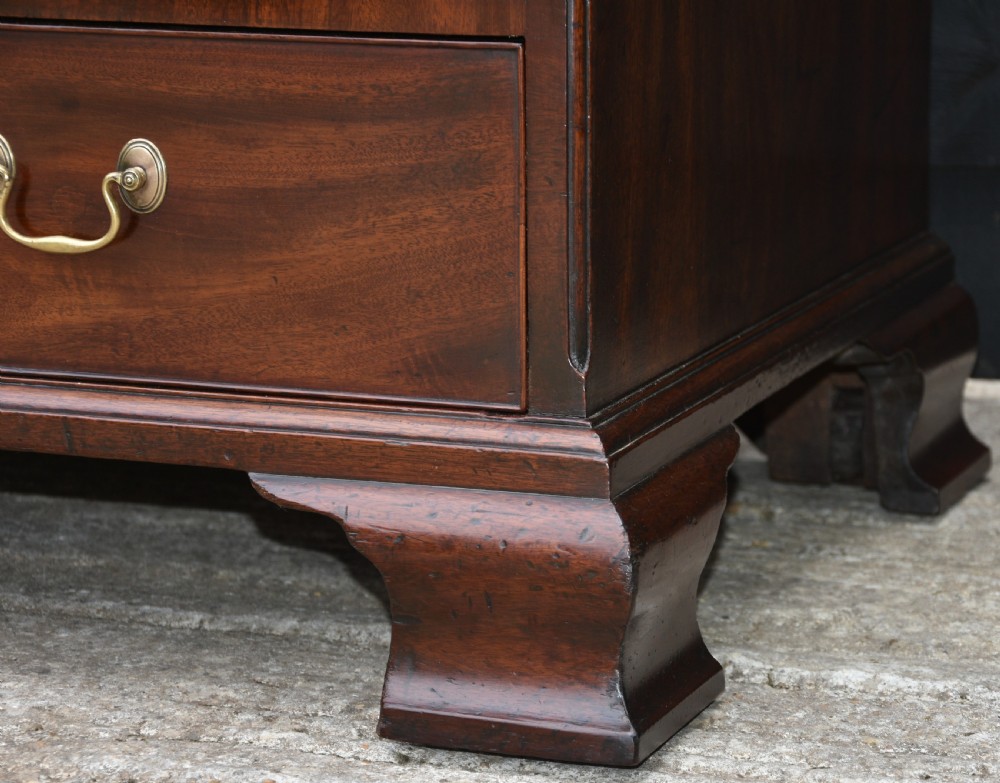 Superb Georgian Mahogany Chest Of Drawers C.1750 With Brushing Slide. View V