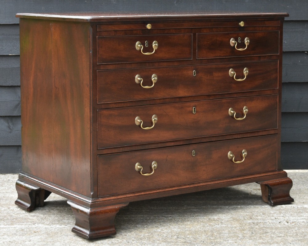 Superb Georgian Mahogany Chest Of Drawers C.1750 With Brushing Slide. View XII