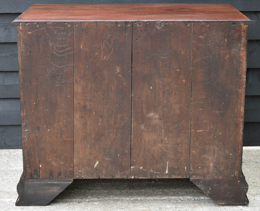 Superb Georgian Mahogany Chest Of Drawers C.1750 With Brushing Slide. View XV
