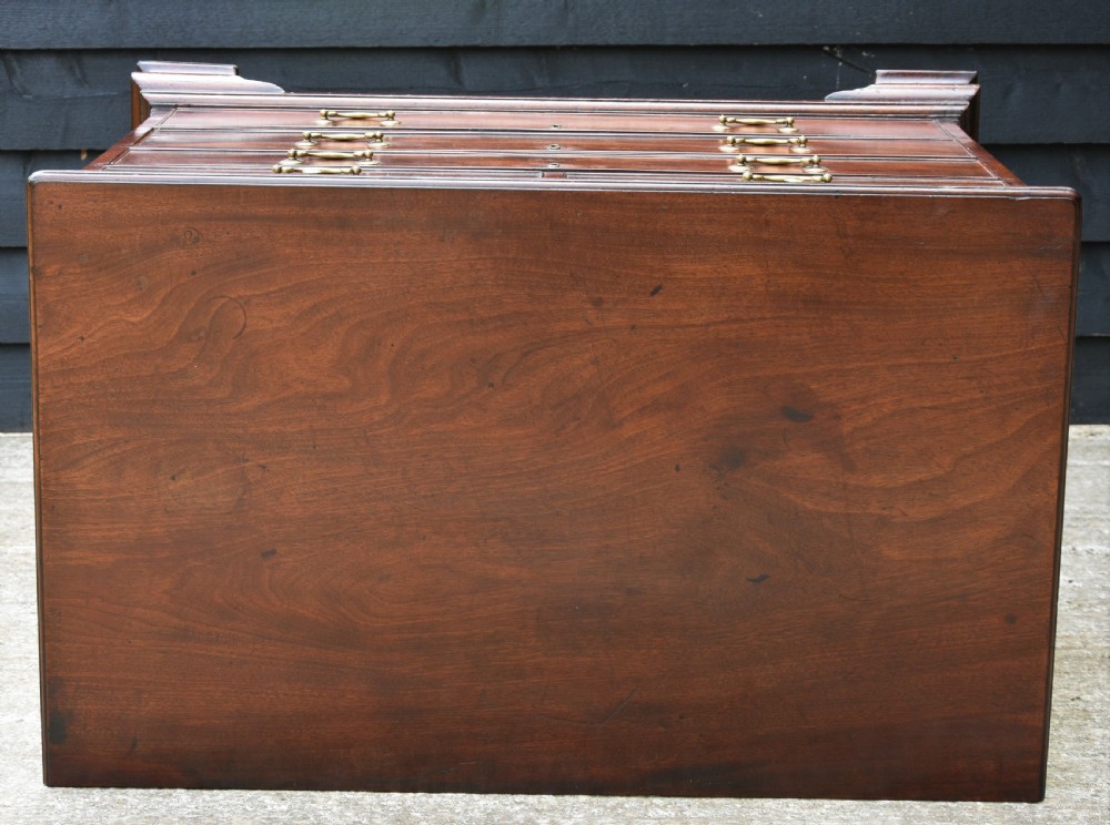 Superb Georgian Mahogany Chest Of Drawers C.1750 With Brushing Slide. View XVI