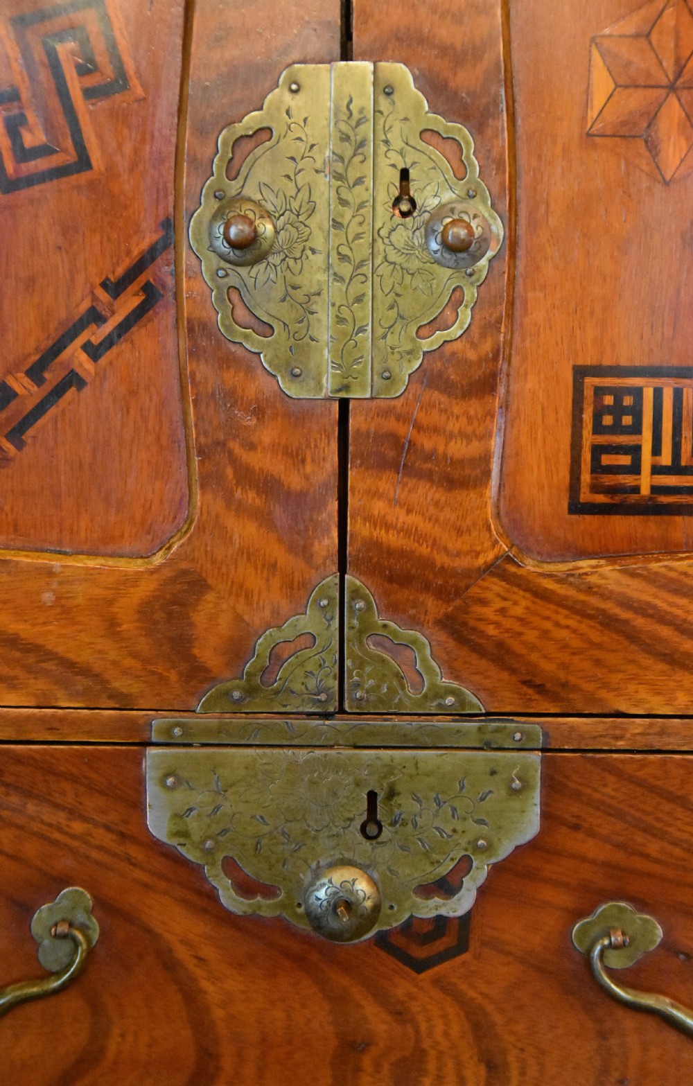 Excellent 19th Century Antique Japanese Jewellery Cabinet (shodana), Inlaid Elm. View VIII