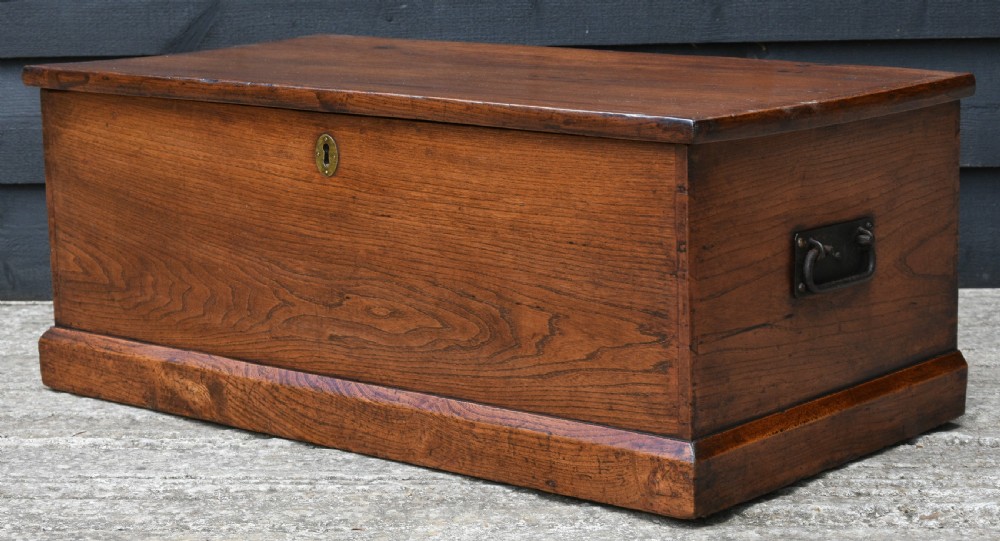 Lovely Georgian Elm Blanket Box C.1800, Small Proportions.