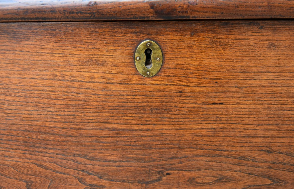 Lovely Georgian Elm Blanket Box C.1800, Small Proportions. View III