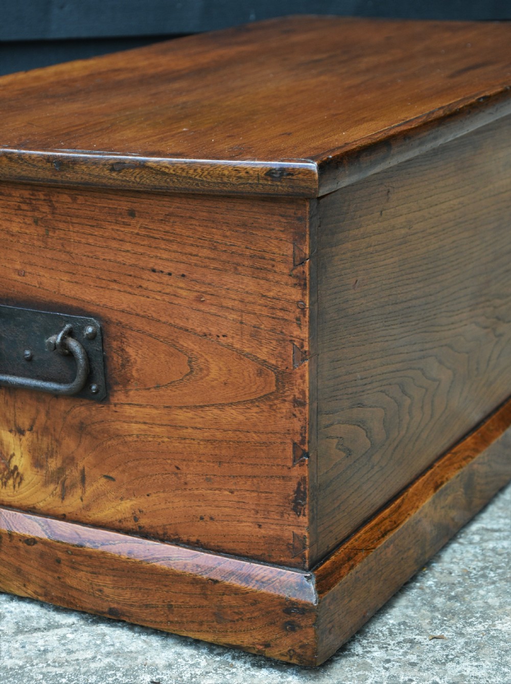 Lovely Georgian Elm Blanket Box C.1800, Small Proportions. View X