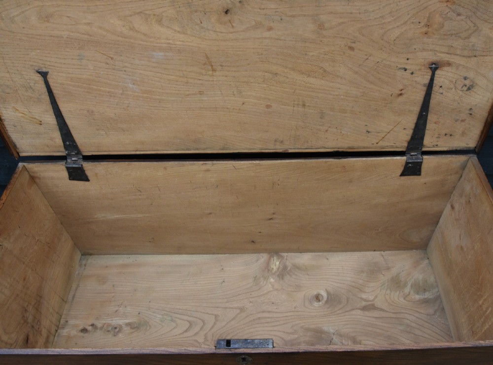 Lovely 19th Century Large Elm Blanket Box C.1830. View III