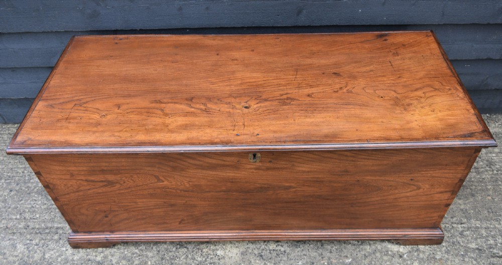 Lovely 19th Century Large Elm Blanket Box C.1830. View VI