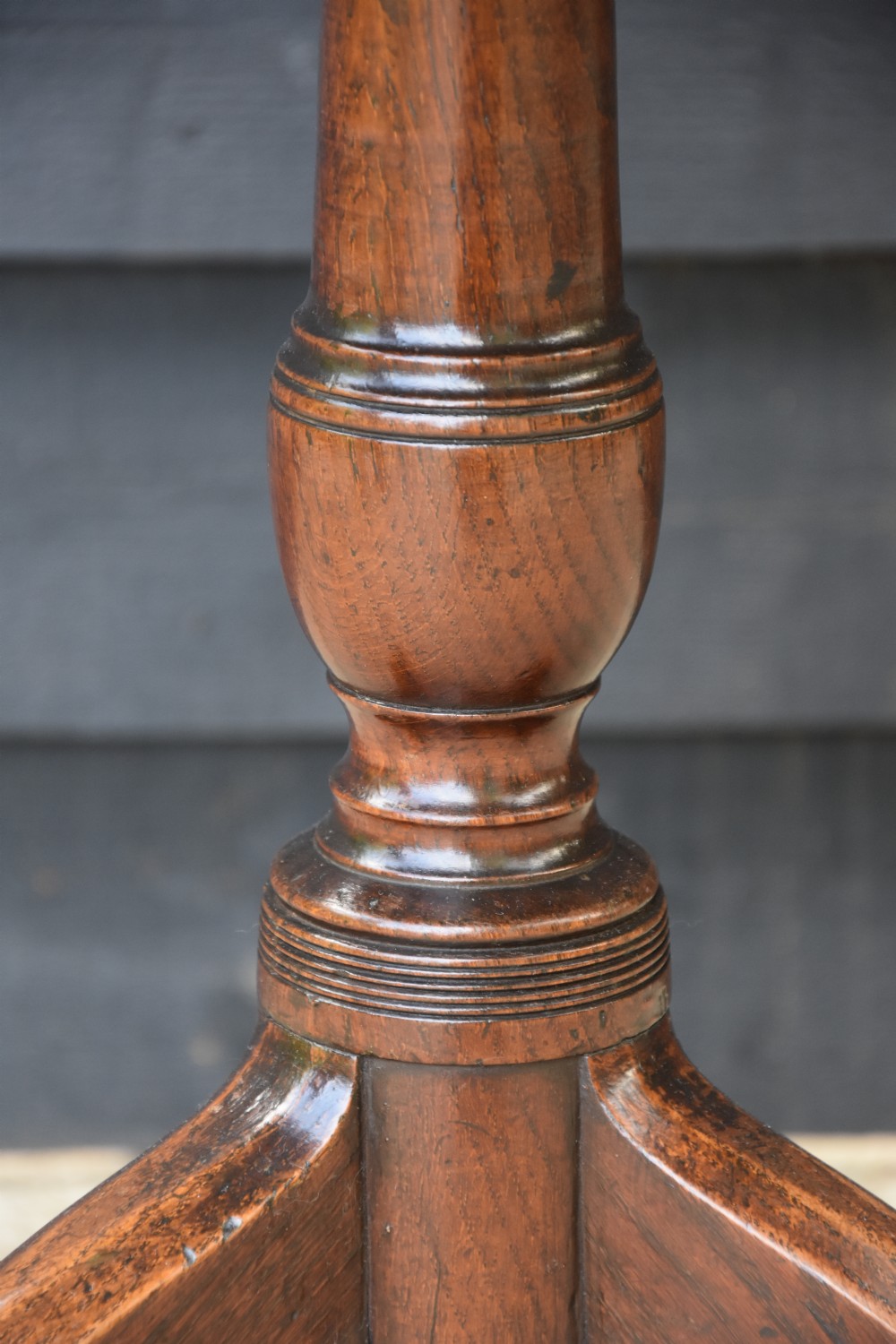 Handsome Georgian Elm & Oak Tripod Wine Table With Tilt-Top. View IV