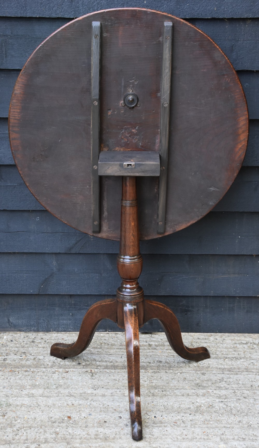Handsome Georgian Elm & Oak Tripod Wine Table With Tilt-Top. View VII