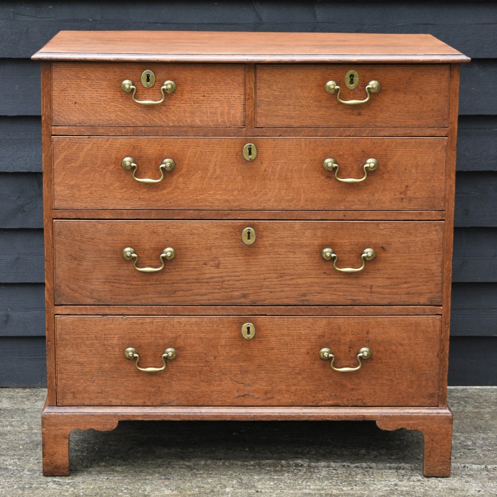 Handsome Georgian Light Oak Chest Of Drawers C.1750 View II