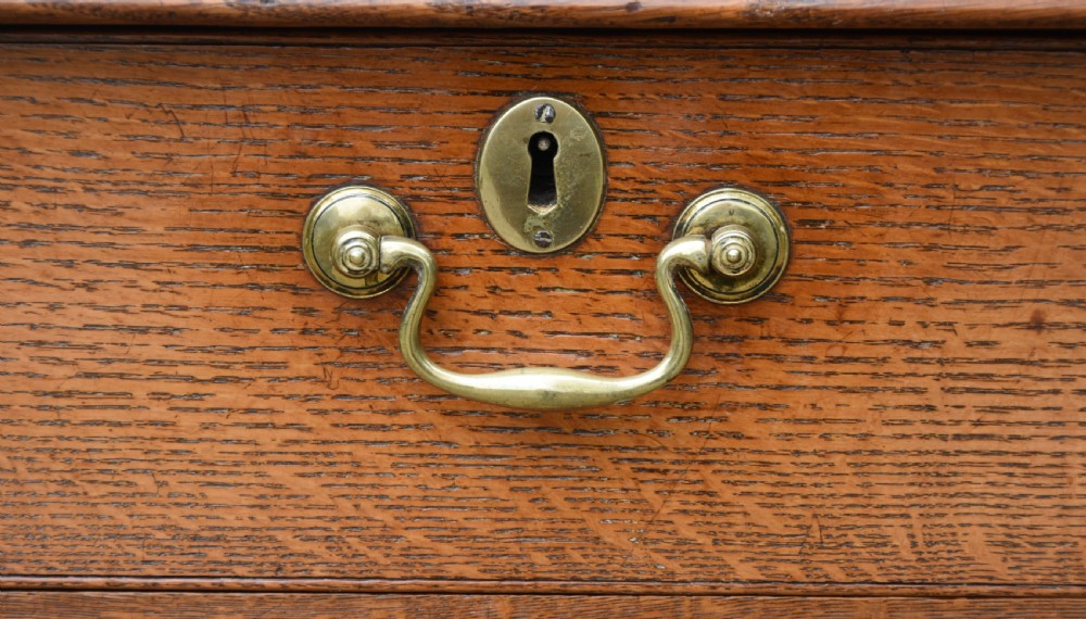 Handsome Georgian Light Oak Chest Of Drawers C.1750 View III