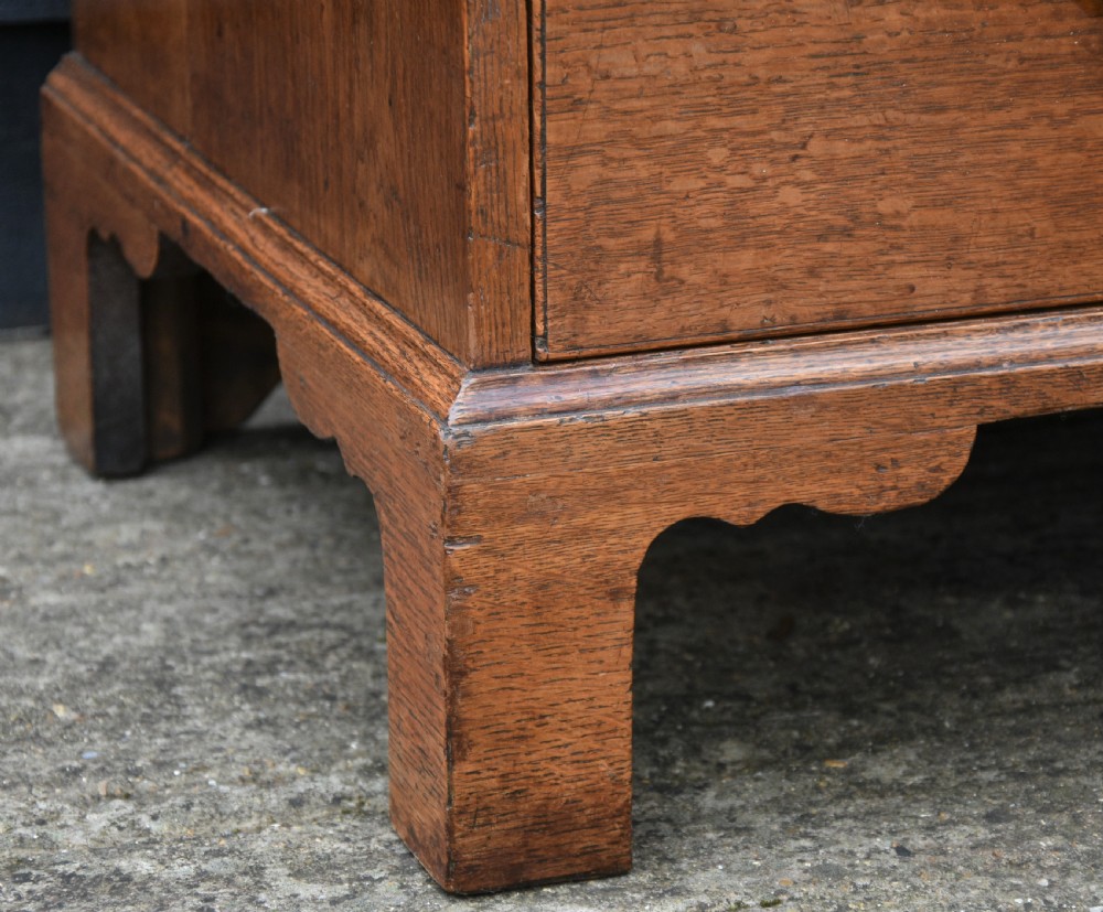 Handsome Georgian Light Oak Chest Of Drawers C.1750 View V