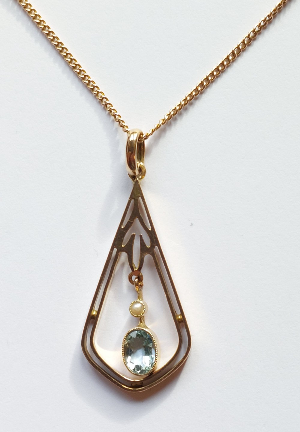 Beautiful Art Deco Period 9ct Gold, Aquamarine & Seed Pearl Pendant & Chain. View II
