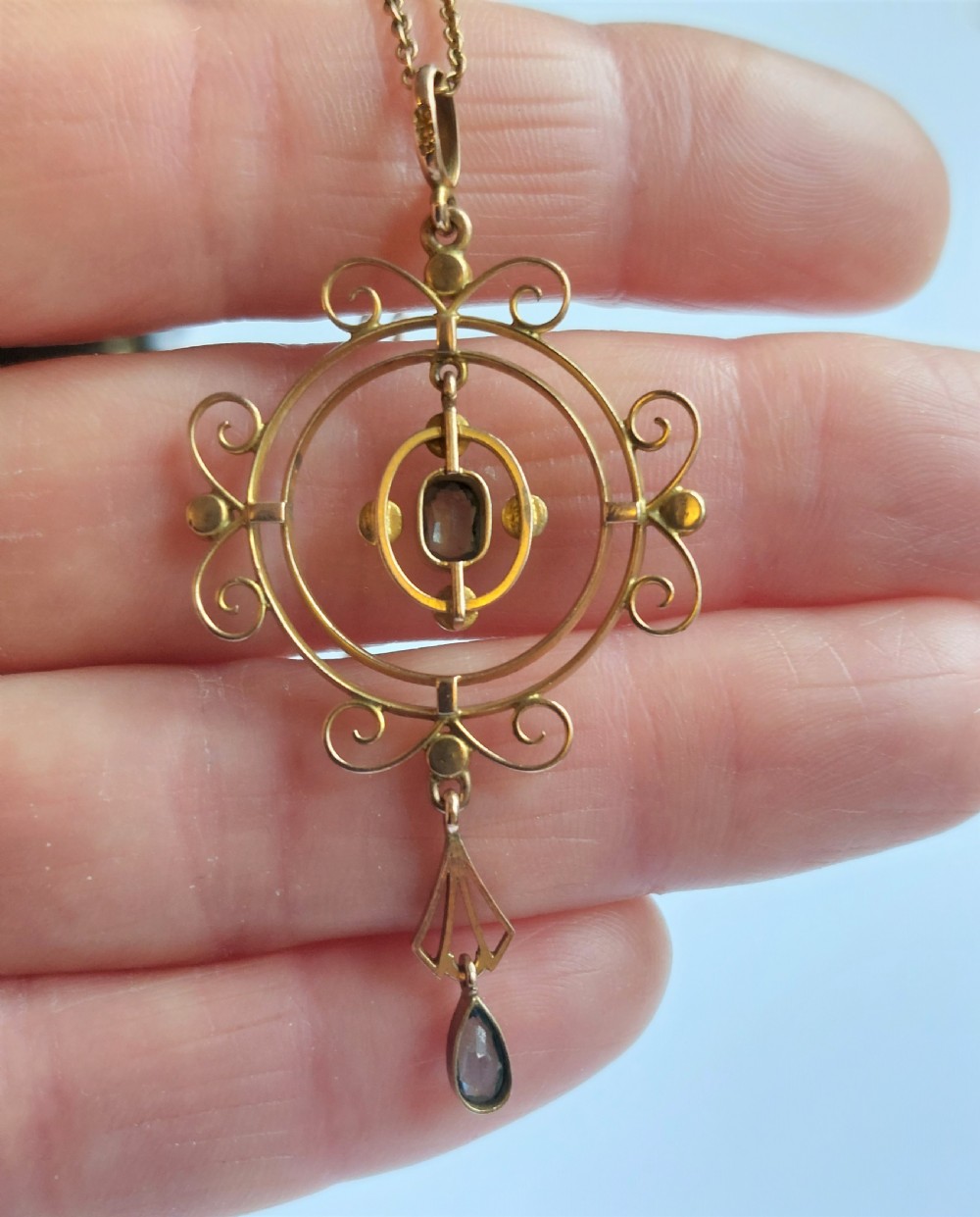 Art Nouveau 9ct Gold Pendant & Chain, Aquamarine & Seed Pearl. View IV